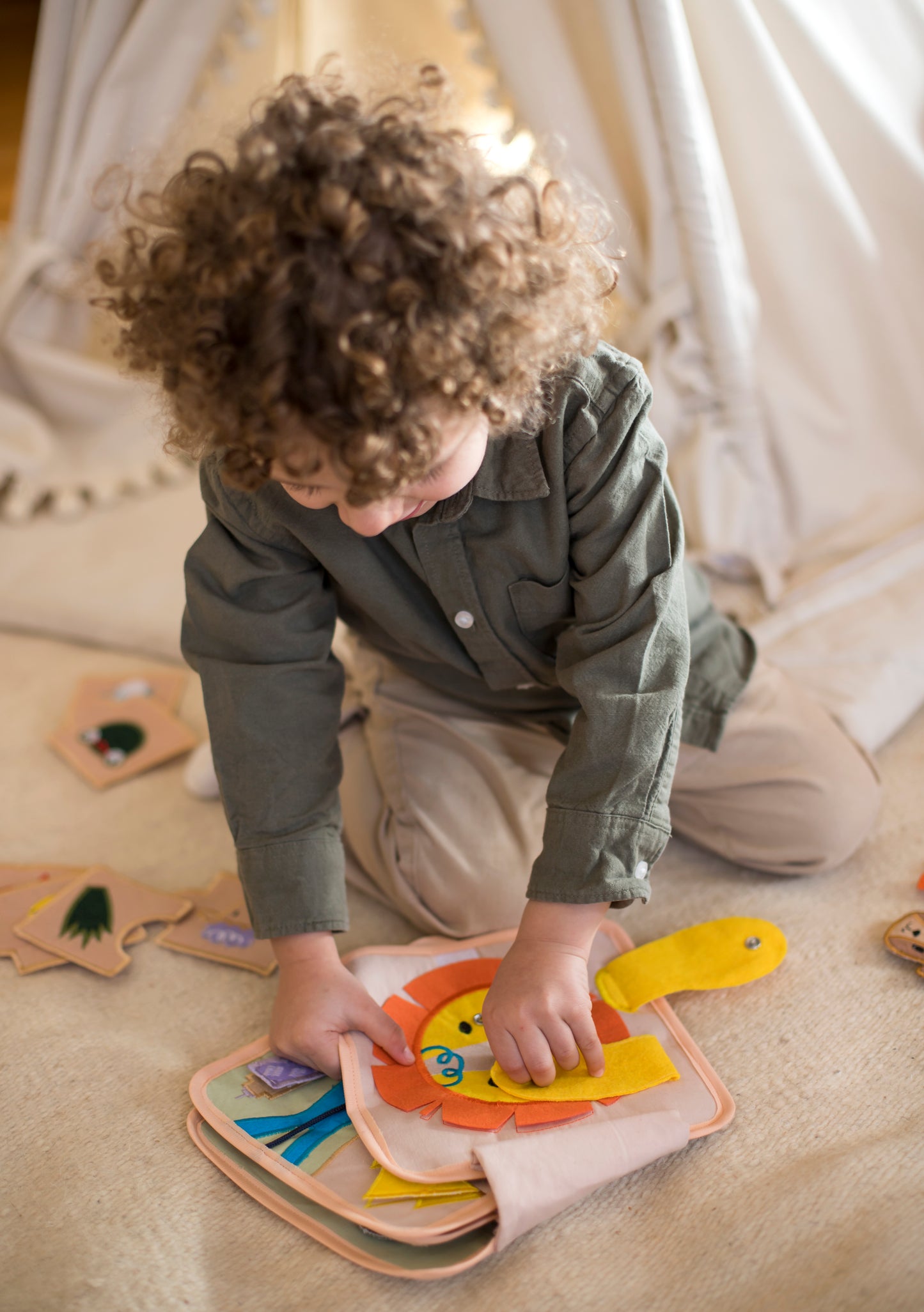 Limited Edition: Lion Busy Book + Beach Busy Mat